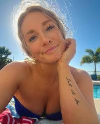 Hannah Hacker's Instagram, Twitter & Facebook