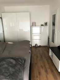 Die küche ist gefliest und verfügt über eine einbauküche. 1 Zimmer Wohnung Zu Vermieten Ikenstrasse 1a 40625 Dusseldorf Gerresheim Mapio Net