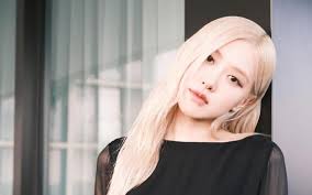Rosé thảo luận hợp đồng solo; Riize và bộ đôi Seventeen phát hành MV cùng  ngày