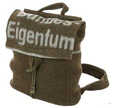 In zeltlagern beim katastrophenschutz in der freizeit und unterwegs. Vintage Tasche Bw Decke Rucksack