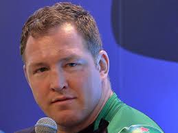 Veteran Swift stays at Connacht