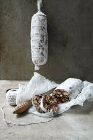 Incontournable Des Tables De Fete En Italie Le Saucisson Au Chocolat Continue D Eveiller Saucisson Au Chocolat Recette Saucisson Au Chocolat Chocolat Italien