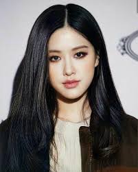 Blackpink's hairstylist reveals rosé bleaches her hair up to three times a week. Blink S Are Hoping For Rose To Dye Her Hair Black For Her Solo Debut Allkpop