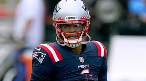 Cameron jerrell newton is an american football quarterback for the new england patriots of the national football league. Patriots Re Sign Qb Cam Newton To One Year Deal Reports Say
