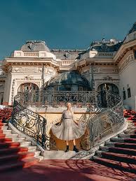 Chiar daca iti place categoria dress up, barbie sau categoria de machiaj. 15 Locuri Instagramabile In Bucuresti Sinziana Iacob