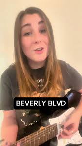 Beverly Blvd 🚙🌴🚦 Oct 27th #fyp #newmusic #singersongwriter #beverlyblvd  #losangeles #aprilbender #breakuptiktok #guitar #beverlyhills