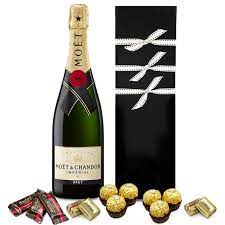 When you send flowers through avas flowers you can be confident that you're sending a professionally arranged, beautiful gift put together with care. Premium Moet Chandon Champagne Gift Delivered Free Shipping