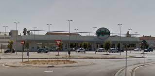 Caserta, capua, santa maria capua vetere, san prisco, curti, vitulazio, bellona, casagiove, san tammaro, aversa, teverola, triflisco, pontelatone fitness village è un dinamico centro spa a santa maria capua vetere che organizza anche bellissime vacanze relax con trattamenti estetici svolti da. S Maria C V Tragedia Al Centro Commerciale Globo Donna Muore Mentre Fa Shopping Casertace