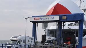 Sylter bürger*innen und gäste ohne symptome haben hier. Urlaub Auf Sylt Wieder Moglich Viele Touristen Stromen Auf Die Nordseeinsel Deutschland