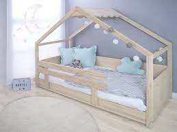 Weber industries, spécialiste vente en ligne de lits une personne. Lit Cabane En Bois Avec Toit Lit Cabane Lit Cabane Montessori Lit Montessori