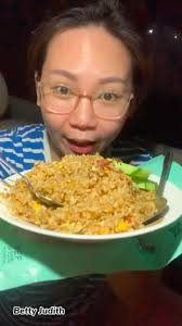 PAS BUAT AKHIR BULAN 🤣 ., ., Porsi guede harga murce . Penjual ramah bgt,  makin makan makin rame yg datang, ini aku makan uda jam 9 malam loh .  Padahal jalan pas mau kesini uda rada sepi. Kalau makan ...