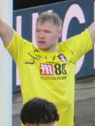 Think a grizzly can take a 3 piece from mike tyson to the dome? Aaron Ramsdale Wikiwand