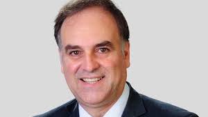 Quién es Roberto Silva, el abogado que encabezará la Comisión Nacional de  Valores