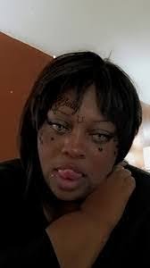 Monique Dowd's Instagram, Twitter & Facebook