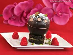 Sphere Chocolat Fondant Pistache Recette En 2020 Sphere Chocolat Chocolat Recette Sans Cuisson