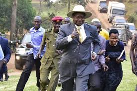 This picture spawned a thousand memes and the best hashtag challenge of the year. Suspicion As Dp Ruto Calls Museveni His Father Asks Him For Leadership Daily Active