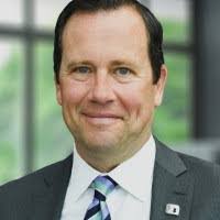 Robert Heckler's Instagram, Twitter & Facebook