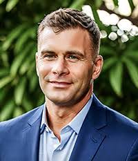 Deborah Earle's Instagram, Twitter & Facebook