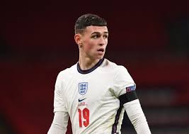 Phil foden we picked foden out as one of five manchester city players pep guardiola will look to build his team around next season. Roy Keane In Agreement With Jamie Carragher Over Phil Foden Paul Scholes Comparison Mirror Online