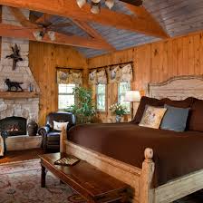 I love the rustic look, i used to live in a very rustic home with logs and antlers, coyote skins, etc. Photos And Tips On Decorating In Rustic Style