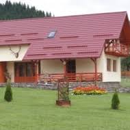 Affacciata sul giardino, la cabana scruba in topliţa offre un salone in comune, un giardino e una terrazza. Cazare TopliÈ›a 32 ProprietÄƒÈ›i Contact Direct RezervÄƒri Necomisionate