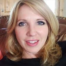 Michelle Litt's Instagram, Twitter & Facebook