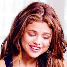 Selena Hunt's Instagram, Twitter & Facebook