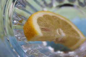 4 ripetere questo uso di calce al giorno se si sta cercando di debellare i parassiti o attorno ad un'area stalla dove c'è il bestiame. Come Usare La Buccia Di Limone 7 Usi Alternativi Supereva