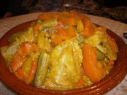 Ingredients Pour 10 12 Personnes 1 Kg De Semoule 1 Kg De Viande De Veau Huile Sel Gingembre Poivre Safran Recettes De Legumes Legumes Couscous Couscous Veau