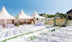 Just setup tripod stands, attach crossbar drapes, and raise. Buy Or Rent Diy Wedding Ceremony Reception Planning Diy Weddings Topweddingsites Com