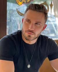 vitor_personal Olha esse perfil.