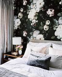 Floral wallpapers with dark backgrounds to them are increasing in popularity as we are looking at bedroom wallpaper ideas 2019. On Trend 12 Rooms With Dramatic Floral Wallpaper Flamingo Cocktail