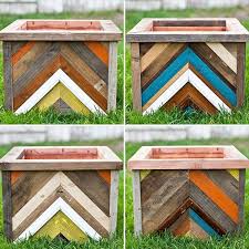 To me, working with pallets takes a good amount of work but i do like the feeling… Diy Planter Box Out Of Pallet Wood