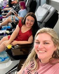 Amanda Kinard's Instagram, Twitter & Facebook