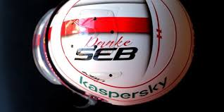 Charles leclerc took a surprise pole position for ferrari at the monaco grand prix despite crashing on his last run of qualifying. Danke Seb Charles Leclerc Fahrt In Abu Dhabi Mit Helm Zu Vettels Ehren