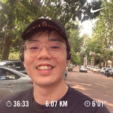 有幸被邀请跟UTAR的学生们分享我的创业之路，感恩OE和DDCK为我们引路。还有同台的Jonathan Chew YZ医生。  创业说难不难，说容易不容易。但是创业是秉持这一份信念，找出自己的优势，找到相信你的贵人，创造属于你的团队，在这片🩸海中找出一片自己的路。￼￼  创业路要走 ...