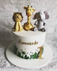 Theme Birthday Cake For Little Boy Queen Of Cakes On Instagram Leonardo S Green And Gold Jungle Theme Piped Leaf Detailing Boys 1st Birthday Cake Safari Birthday Cakes Birthday Party Cake