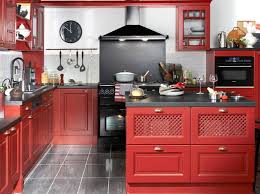 pour une cuisine teintee de convivialite misez sur une ambiance bistrot les nuances de rouges associees aux meub cuisine bistrot cuisine rouge meuble cuisine