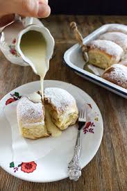 Rezept Fur Buchteln Mit Bratapfel Kasekuchen Fullung Hey Foodsister Kuchen Und Torten Rezepte Buchteln Gebratene Apfel