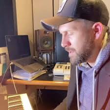 Eli atah v'odeka, , elohai aromemeka. , -, אֵלִי אַתָּה וְאודֶךָּ. , אֱלהַי  אֲרומְמֶךָּ., -, You are my God, , and I will thank you, , my Lord and I  will praise you.