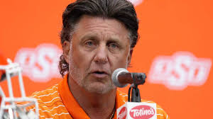 Mike Gundy: "The people that are negative and voicing their opinion are the  same ones that can't pay their own bills"