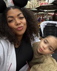 Lilly Quinn's Instagram, Twitter & Facebook