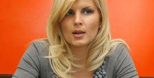 Zilele trecute iubitul elenei udrea, adrian alexandrov, spunea că cei elena udrea a fugit din românia în februarie 2018 în costa rica. Former Romanian Minister And Friend Hiding Out In Costa Rica Arrested Q Costa Rica
