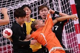 Jun 14, 2021 · 여자 핸드볼 대표팀이 13년 만의 올림픽 메달을 위한 최종명단을 발표했다. Htq1pmrchytowm