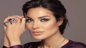 جمال نادين نسيب نجيم منفرد ومميز ،هي صاحبة الإطلالات الهادئة والقوية ،وذات طابع متفرد في أسلوب مكياجها وأزيائها ،منذ ان حصدت نادين نسيب نجيم لقب ملكة جمال لبنان ،لفتت. Ø§Ù„ÙÙ†Ø§Ù†Ø© Ù†Ø§Ø¯ÙŠÙ† Ù†Ø¬ÙŠÙ… ØªÙ‚Ø±Ø± Ø§Ù„Ù‡Ø¬Ø±Ø© Ù…Ù† Ù„Ø¨Ù†Ø§Ù† Ø¨Ø¹Ø¯ Ø¥ØµØ§Ø¨ØªÙ‡Ø§ Ø¨Ø§Ù†ÙØ¬Ø§Ø± Ø¨ÙŠØ±ÙˆØª Rt Arabic