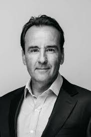 Esme Evans's Instagram, Twitter & Facebook