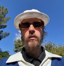 Justin Bieber shows off his new look