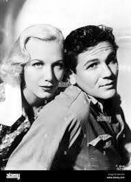 Laurie Dickson's Instagram, Twitter & Facebook