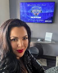 Dawna Bartling's Instagram, Twitter & Facebook