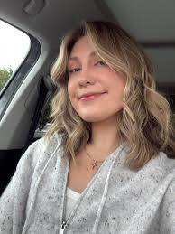 Hey guys! 😇😇😇😇 My name is Cameron Weis and I am ISO another girl (or  two) to live with in the Arlington/Fairfax/Alexandria area!!! I am in  nursing school in Manassas for the